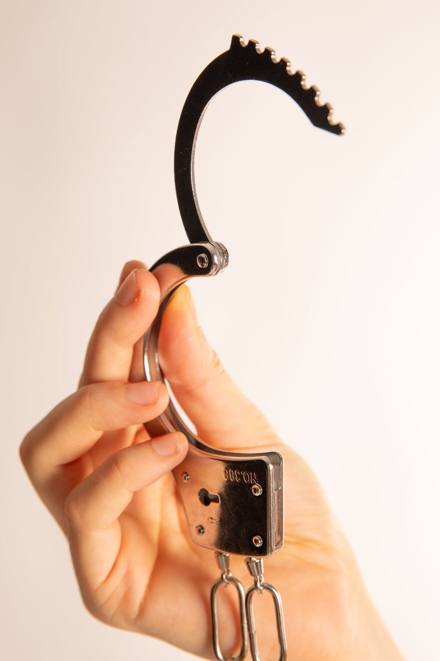 METAL HANDCUFFS