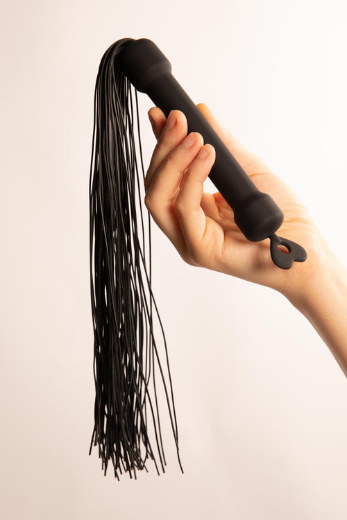 SILICONE FRINGED WHIP