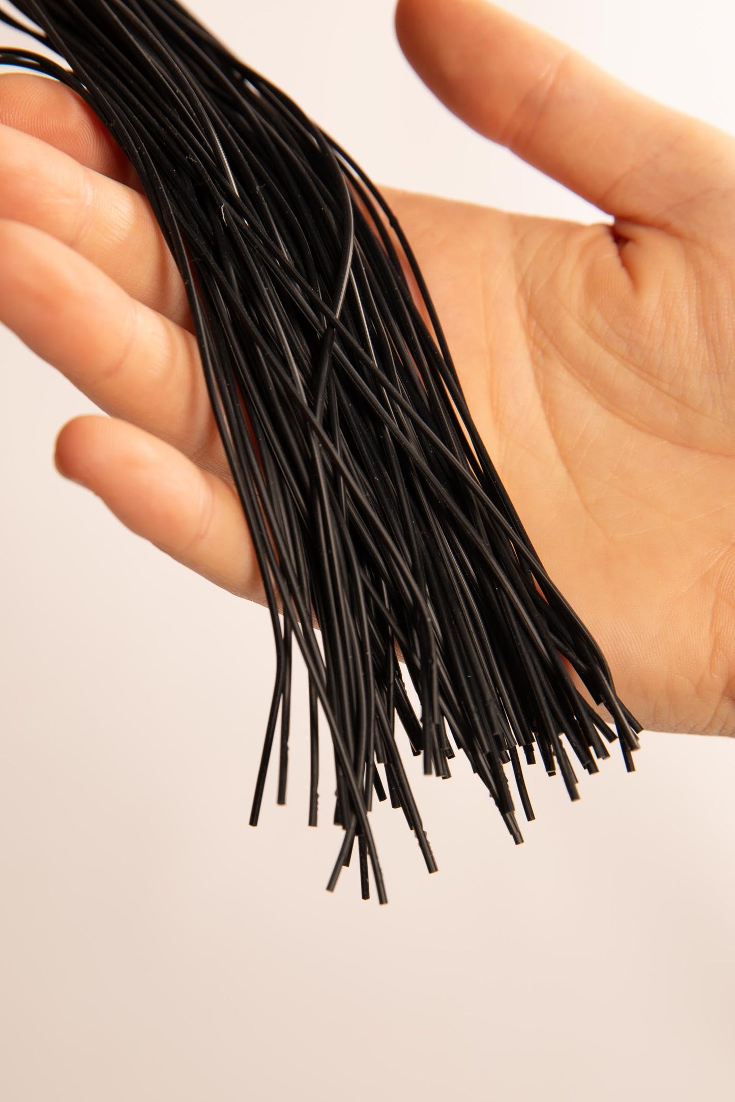 SILICONE FRINGED WHIP