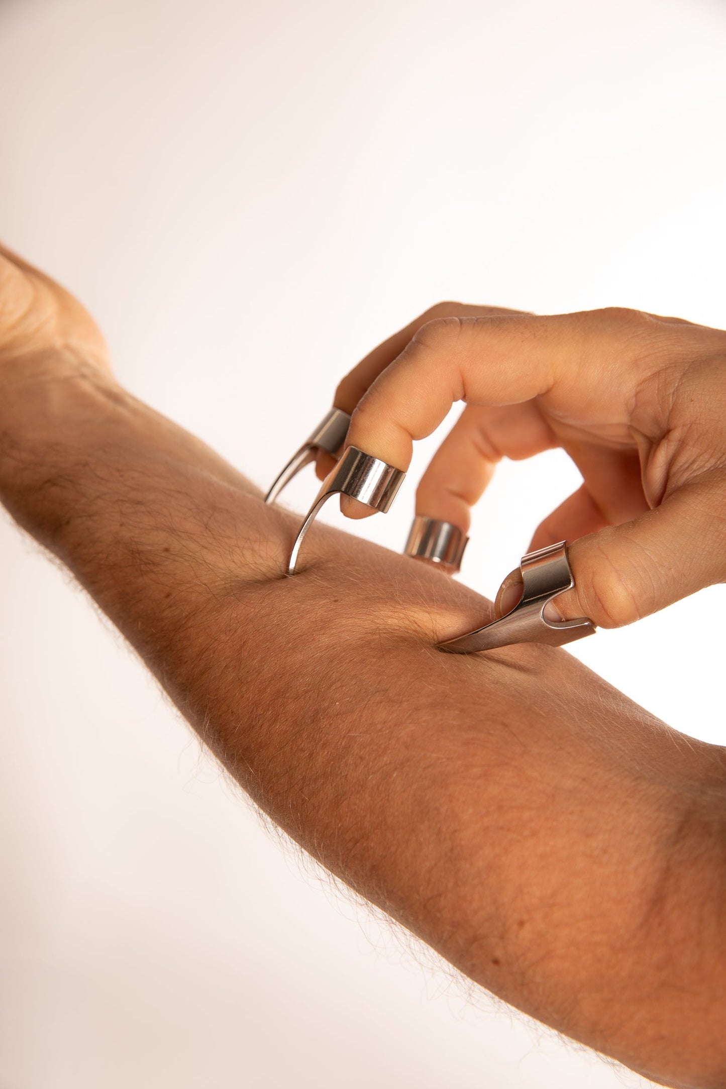 SENSORY METAL CLAW
