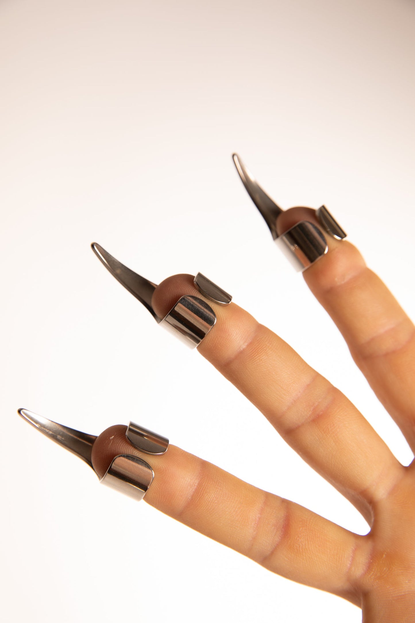 SENSORY METAL CLAW