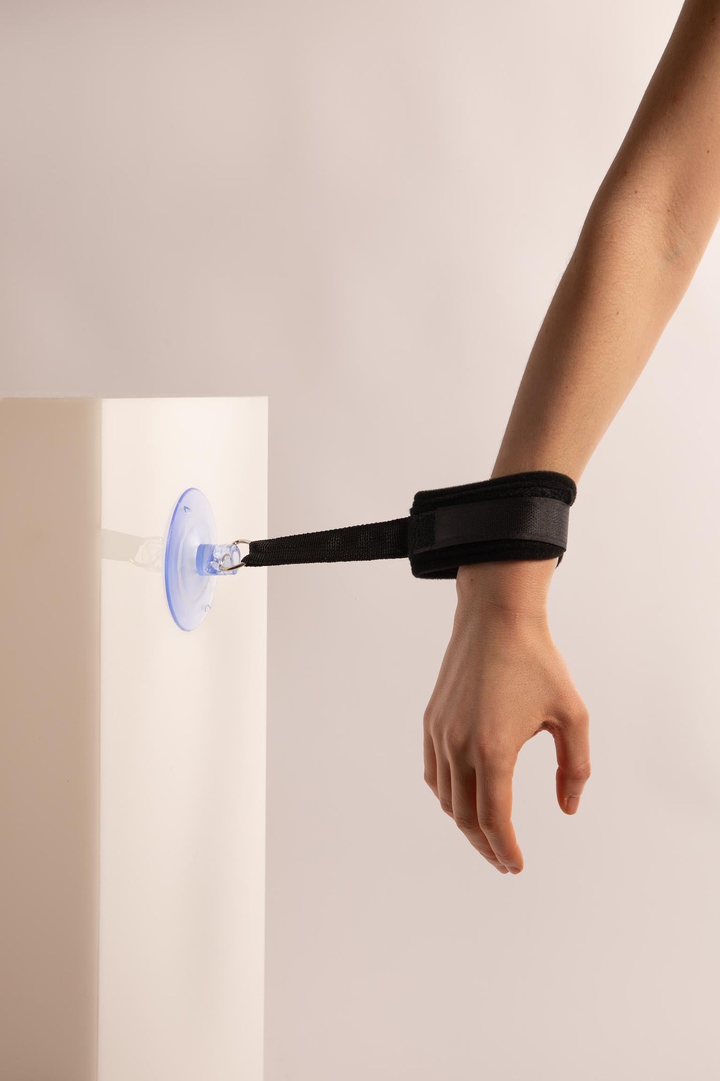 ADJUSTABLE HANDCUFFS WITH BLACK SUCTION CUPS