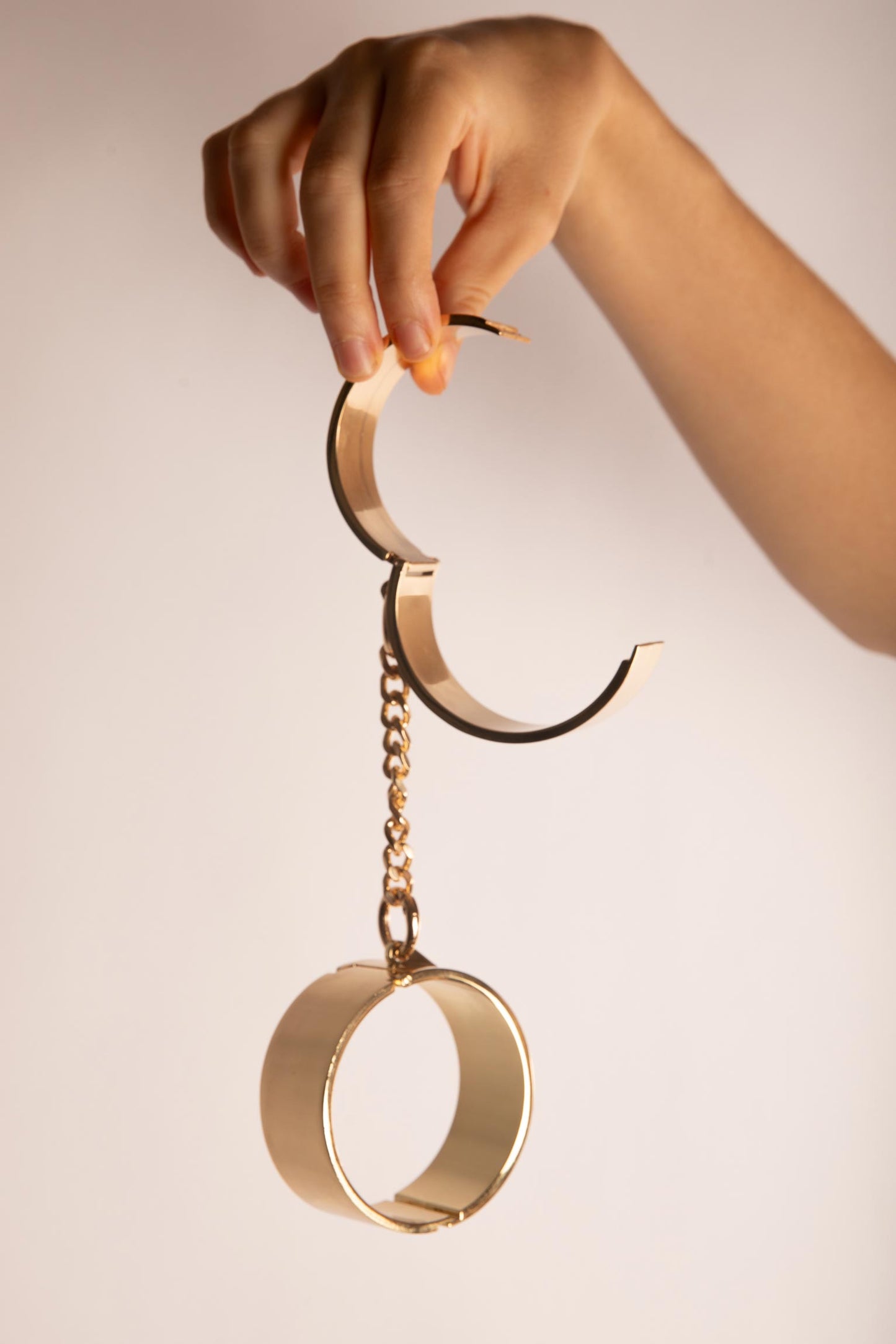 TABOOM GOLD METAL HANDCUFFS