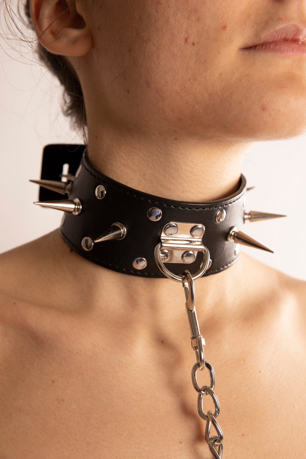 STUDDED COLLAR SET WITH LEASH & BLACK PADLOCK