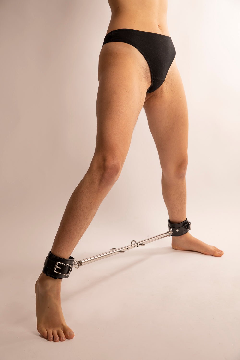 TABOOM LEG CONSTRAINT SET WITH BLACK ANKLE BRACE