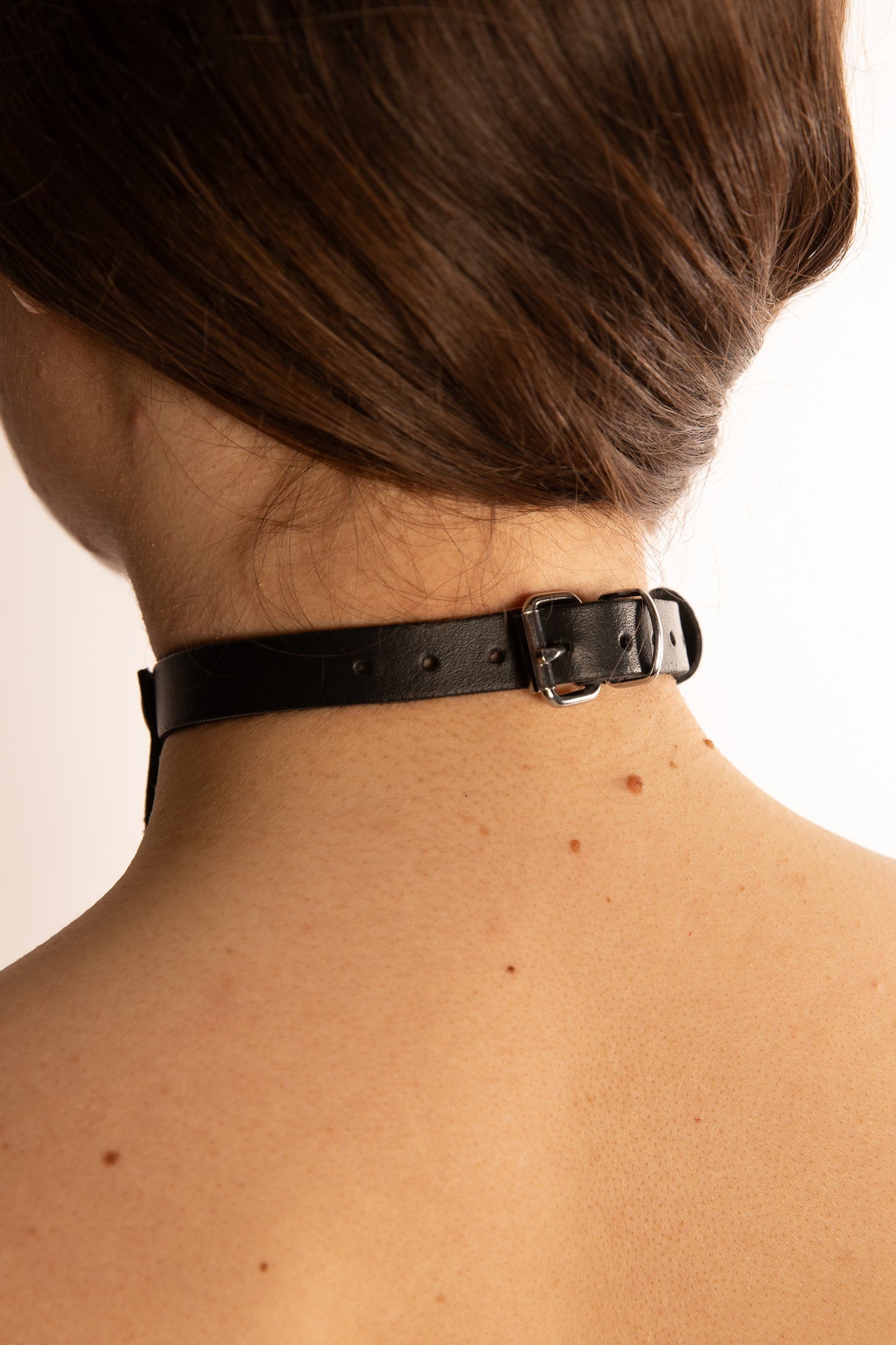 LEATHER COLLAR WITH HANDCUFFS SET