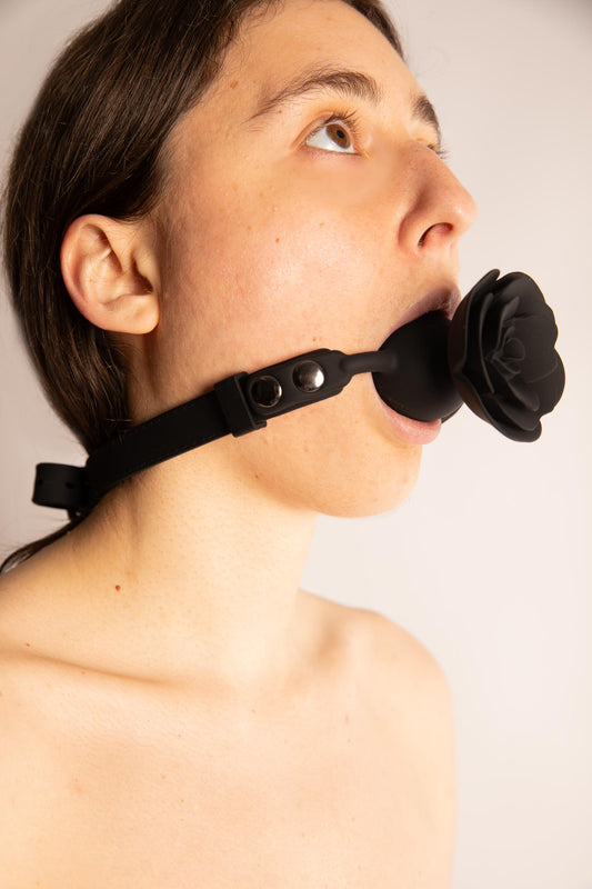 GAG BALL WITH REMOVABLE SILICONE ROSE